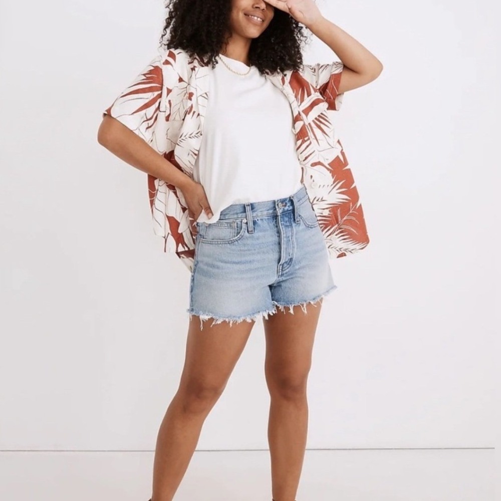 Madewell Relaxed Denim Shorts Cedarcroft Wash Blue Button Fly Boho Beach Size 24